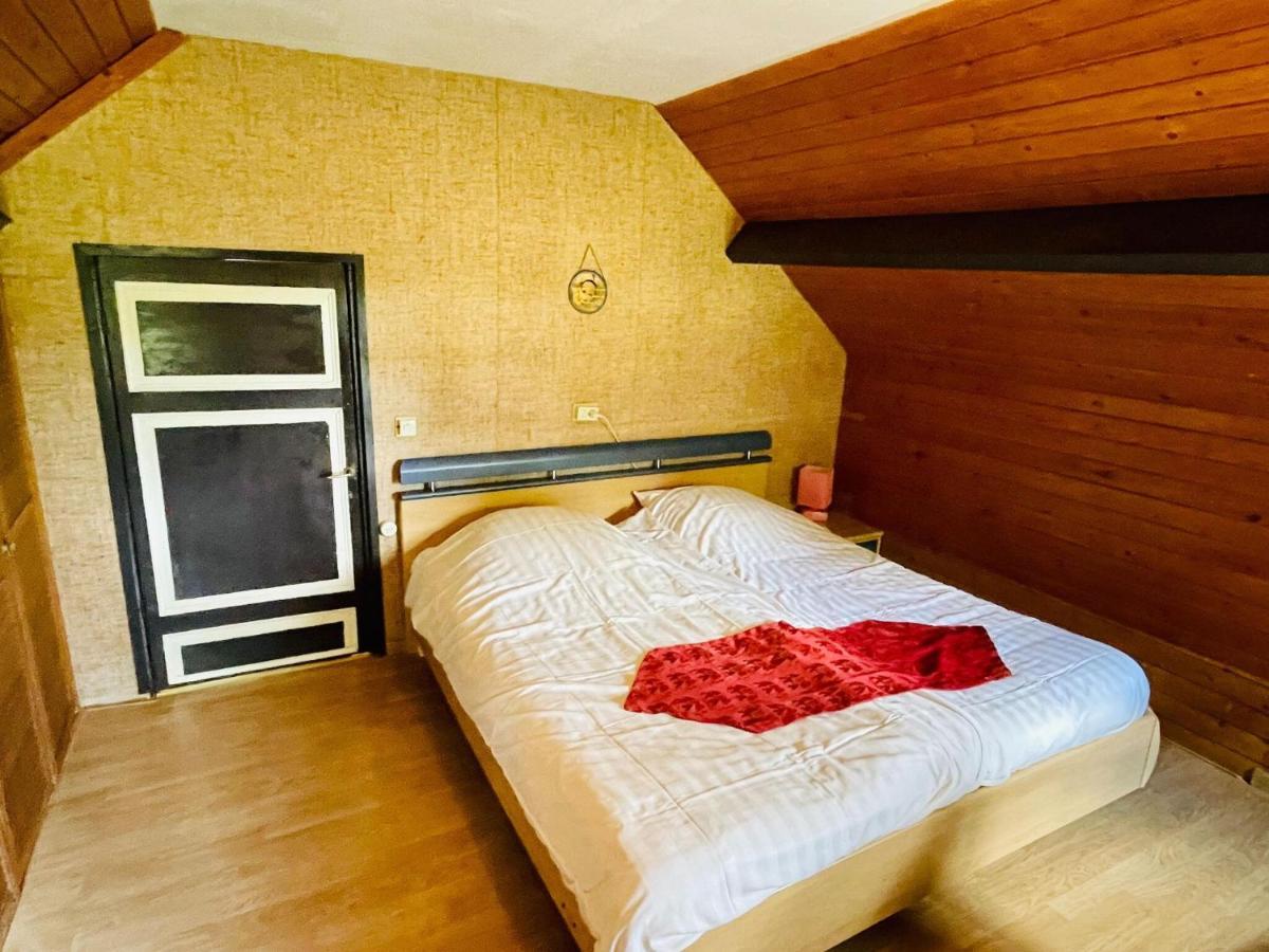 Magnificent Farmhouse In Sint Joost Ngoại thất bức ảnh